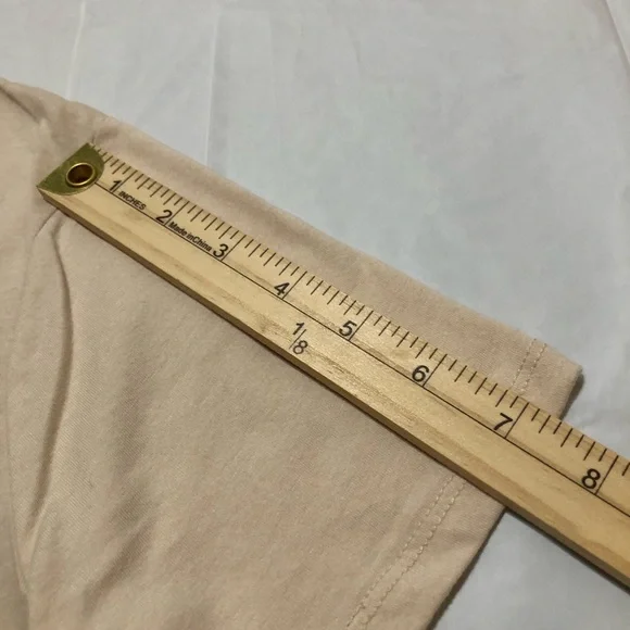 NWT Disney Minnie Mouse Women’s Short Sleeve Brazilian Sand Graphic Tee S - Picture 5 of 9